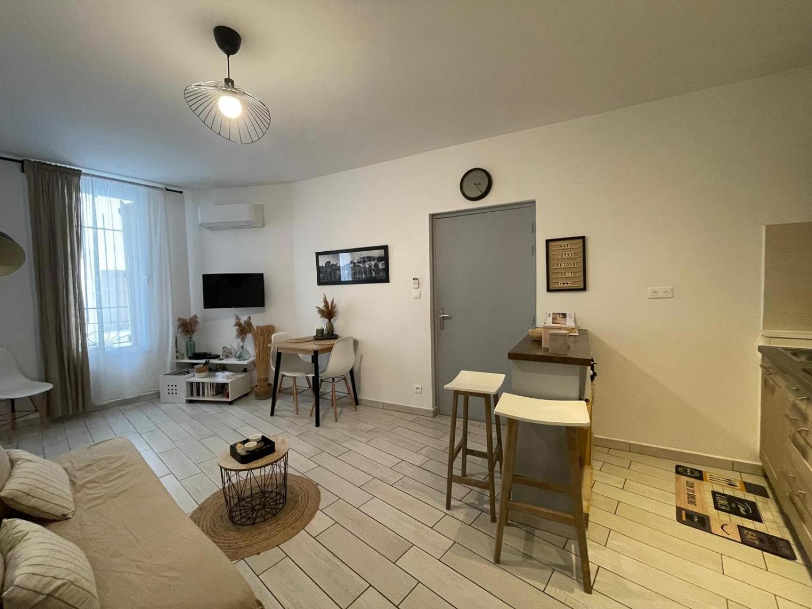 Joli Appartement Hypercentre T2, Classe Meuble De Tourisme 3 Avec Parking Gratuit Béziers Exteriör bild