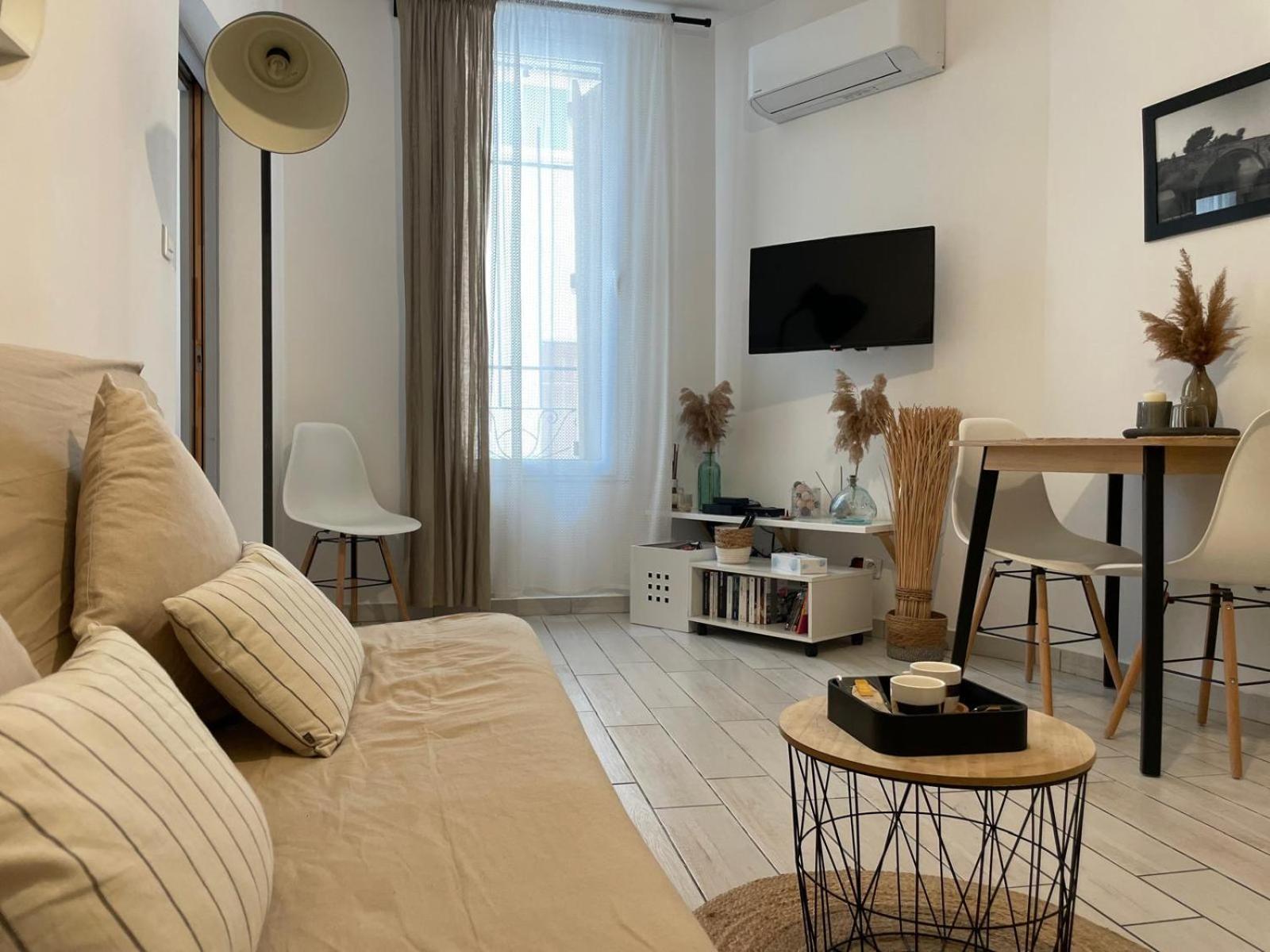 Joli Appartement Hypercentre T2, Classe Meuble De Tourisme 3 Avec Parking Gratuit Béziers Exteriör bild