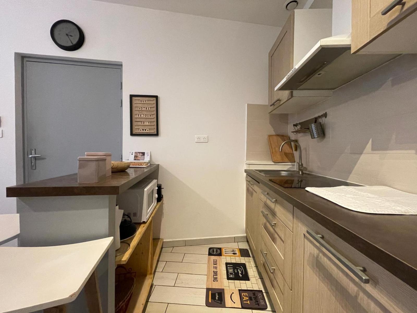Joli Appartement Hypercentre T2, Classe Meuble De Tourisme 3 Avec Parking Gratuit Béziers Exteriör bild