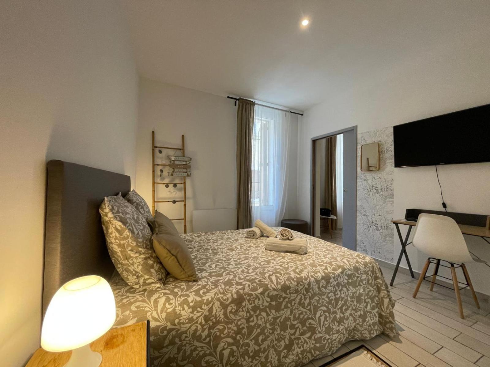 Joli Appartement Hypercentre T2, Classe Meuble De Tourisme 3 Avec Parking Gratuit Béziers Exteriör bild