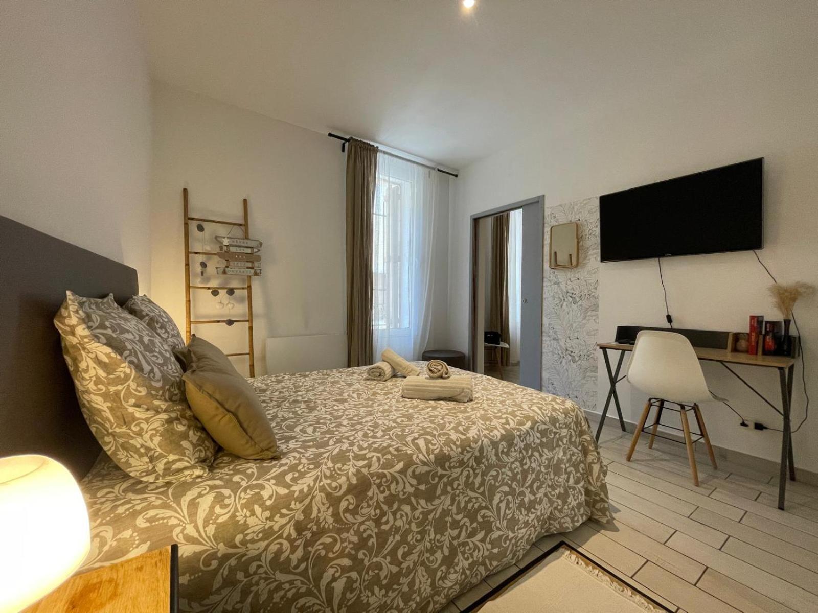 Joli Appartement Hypercentre T2, Classe Meuble De Tourisme 3 Avec Parking Gratuit Béziers Exteriör bild