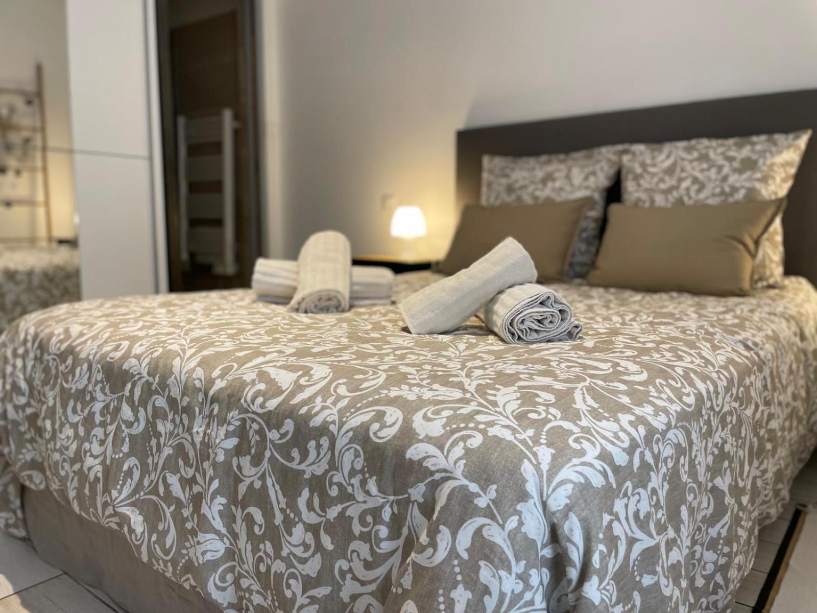 Joli Appartement Hypercentre T2, Classe Meuble De Tourisme 3 Avec Parking Gratuit Béziers Exteriör bild