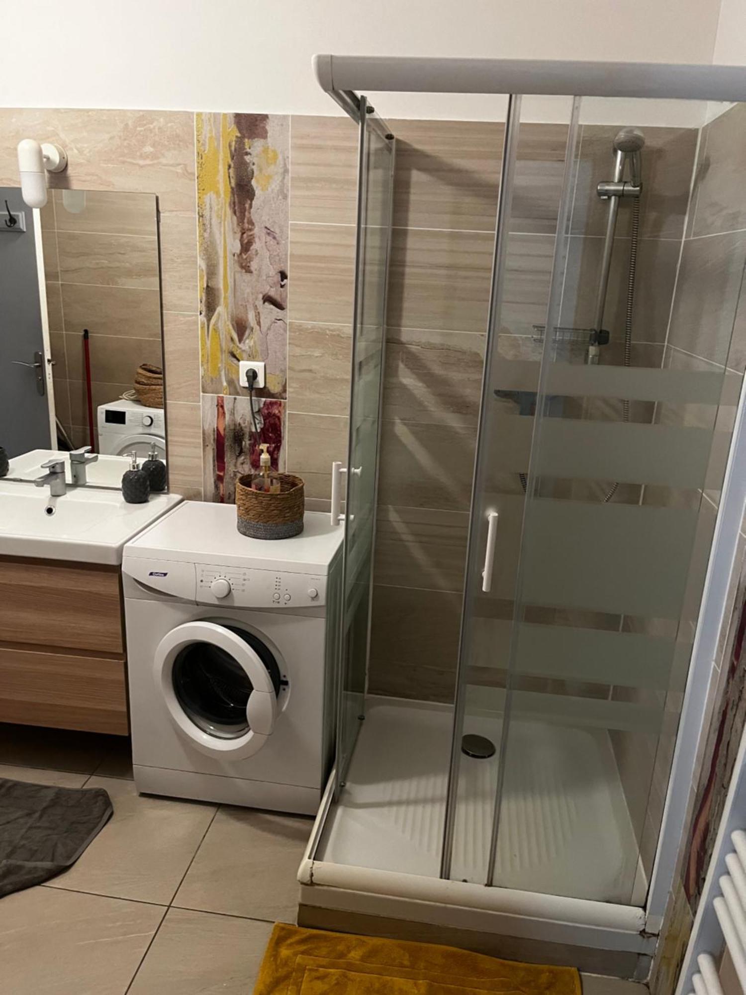 Joli Appartement Hypercentre T2, Classe Meuble De Tourisme 3 Avec Parking Gratuit Béziers Exteriör bild