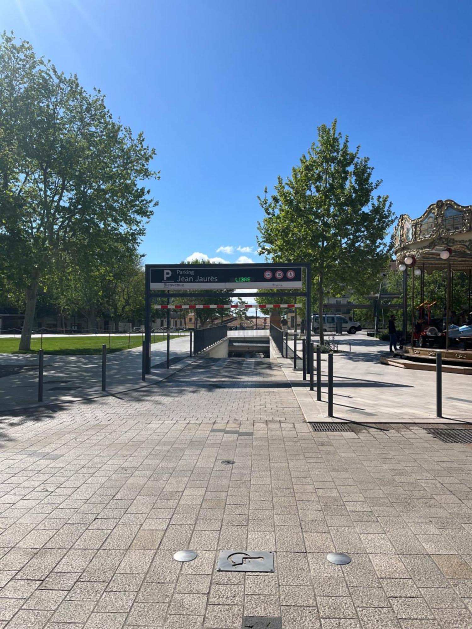 Joli Appartement Hypercentre T2, Classe Meuble De Tourisme 3 Avec Parking Gratuit Béziers Exteriör bild
